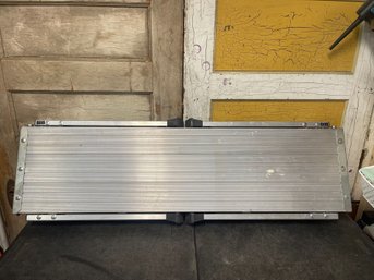 Gorilla Ladders Slim Fold Pro Ladder (c1)