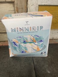 Minnidip The Tufted Watercolor Swirl Luxe Inflatable Pool (g2)