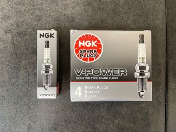 NGK Spark Plugs V-Power Lot Of 2 (D3)