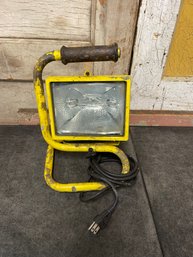 Portable 500-watt Halogen Work Light (D3)