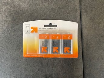 9V Alkaline Batteries B2