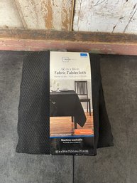 Mainstays 60' X 84' Tablecloth H3