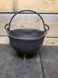 Cast Iron Cauldron J4