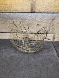 Vintage Wire Hen Chicken Shaped Egg Basket J4