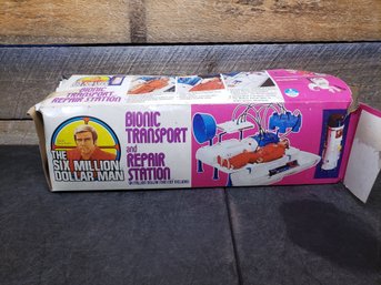 1975 Kenner 'The Six Million Dollar Man' Bionic Transport And Repair Station Playset J4
