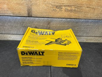 DEWALT DW6913 Universal Edge Guide K1