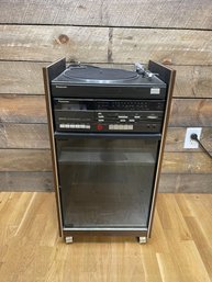 Panasonic SG-P100 Compact Stereo System, Turntable, Cassette Player, & AM/FM Radio  B4