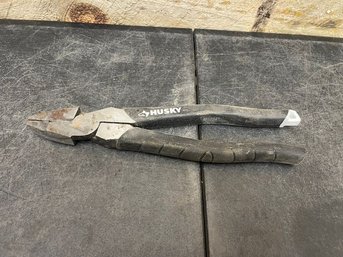 Husky 9 In. High Leverage Lineman's Pliers R2b