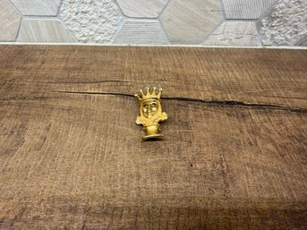 Vintage Trifari "King" Chess Piece Brooch B2