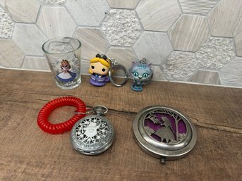 Alice In Wonderland Lot Of 5 B2