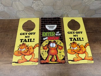 Vintage 1978 Garfield Doorknob Hangers Lot Of 3 A4
