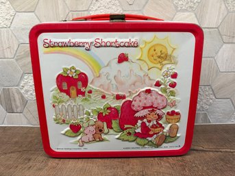 Vintage 1980 Strawberry Shortcake Metal Lunch Box JDA7