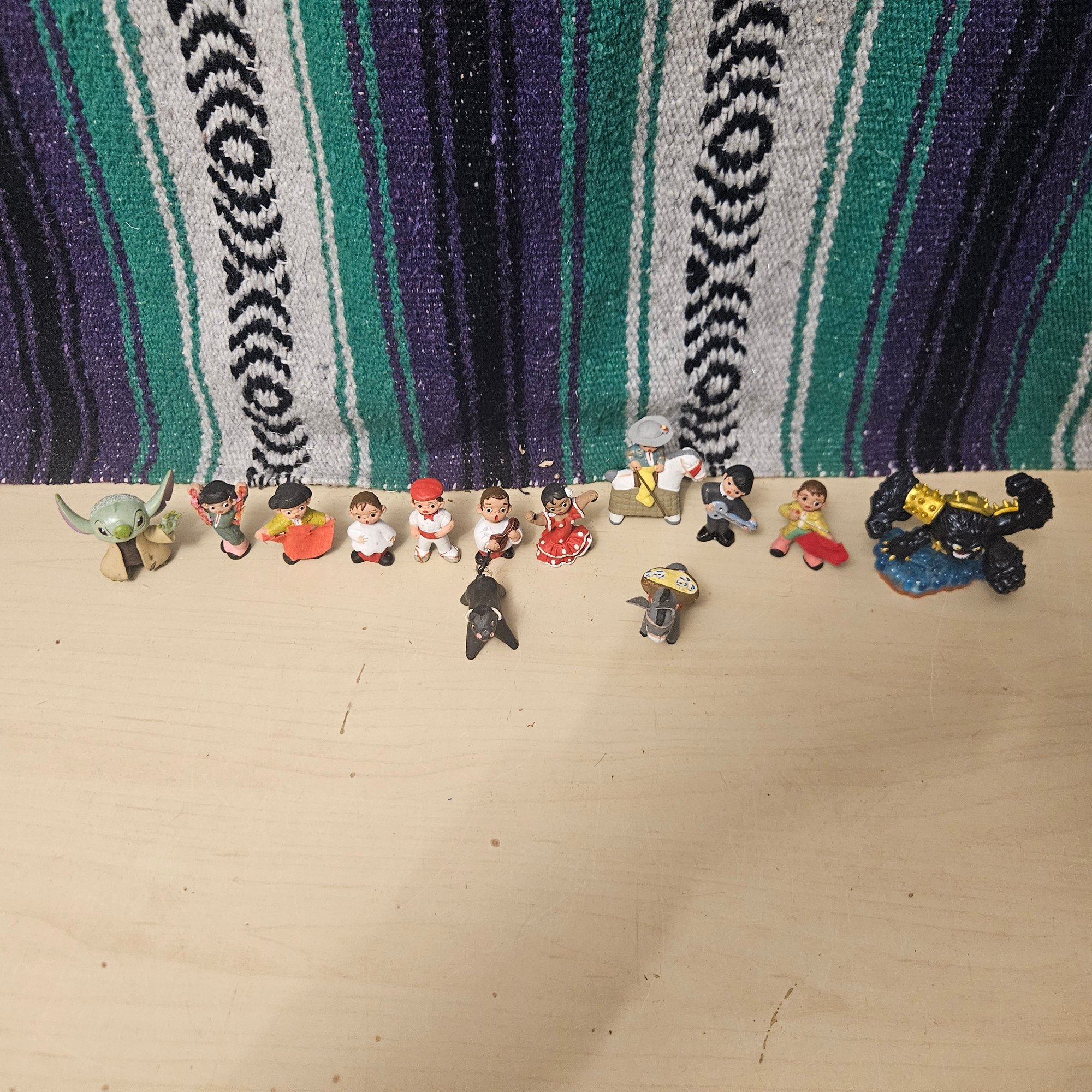 Little Figurines & Assorted Collectibles #6486 | Auctionninja.com