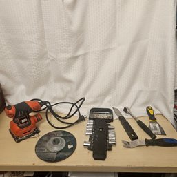 Tool Lot – Black & Decker Sander, Diamond Saw Blade & Bits