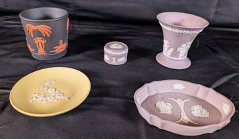 Lot Of Five Pieces Mixed Color Wedgwood Jasperware (12E)