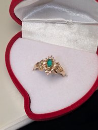 10K Gold Ring With Emeralds & Diamonds - 3.33 Grams (lot 36M)