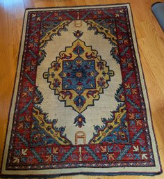 Heriz Persian Rug (19E)