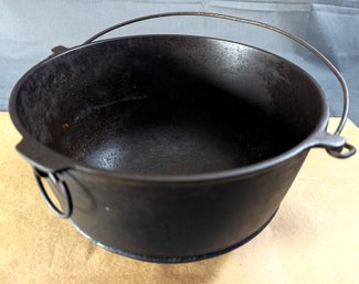 'Erie' Cast Iron Dutch Oven #785 (23E)