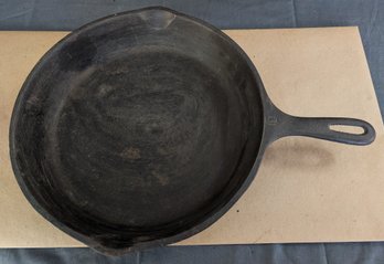 Wagner Ware 11 3/4' Cast Iron Skillet (29E)