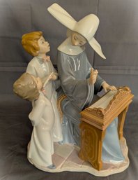 Lladro 'Choir Lesson' (49E)