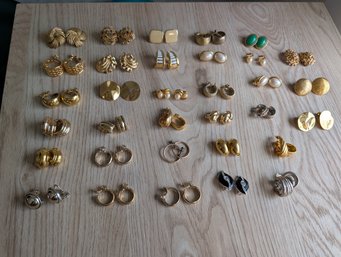 33 Clip Earrings Lot (16M)