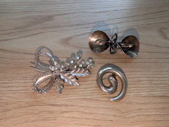 3 Sterling Silver Brooches (28M)