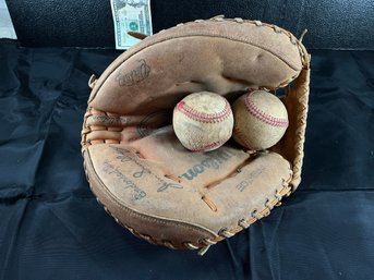 Wilson Pro-Style A2234 Baseball Glove Endorsed By Catcher Jim Sundberg And Two Uses Baseballs