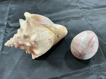 Northampton, Mass. Pink Queen Conch Shell Souvenier And Marble Egg
