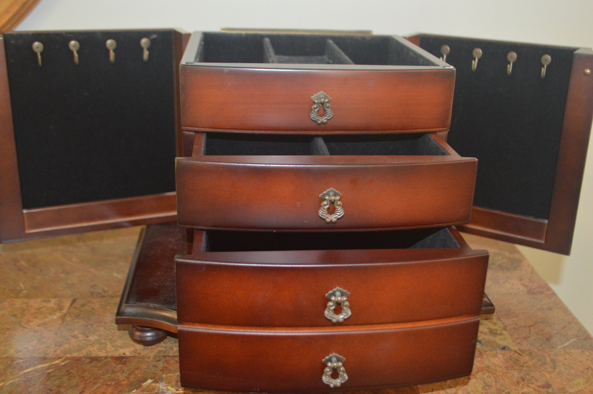 With Key 1997!Bombay Jewelry Box Jewelry Boxes Organizers Bombay