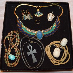 What Would Cleopatra Wear?