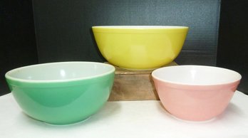 3 Pc Vintage Pyrex Mixing Bowls
