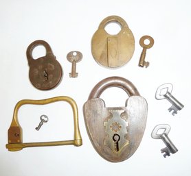 (4) Vintage WORKING Pad Locks W/keys