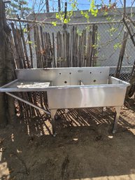 Commercial Stainless Steel 3-Compartment Sink With Drainboard