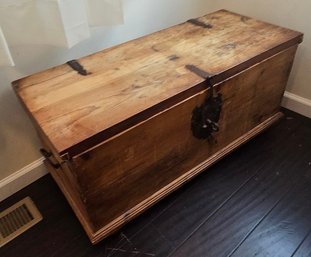 Large Rustic Wooden Storage Chest Blanket Chest Trunk With Decorative Metal Hardware & Lift Top