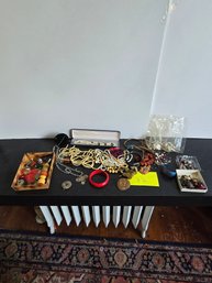 Large Lot Of Vintage Costume Jewelry, Beaded Necklaces, Bracelets, Pendants & Craft Findings
