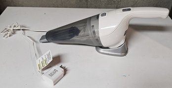 BLACK+DECKER Lithium Cordless Handheld Vacuum With Charging Base & Adapter