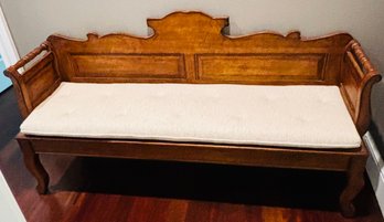 Traditional Solid Wood Bench With Upholstered Seat Cushion & Scalloped Back