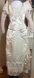 Jessica McClintock Bridal Ivory Satin & Lace Long Sleeve Wedding Gown- Made In USA- Size 4