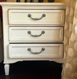 Stanley Furniture Distressed White 3 Drawer Nightstand Bedside Chest Accent Table