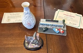 Danbury Mint Highland Park Diner 1993 Sculpture & Royal Heritage Cameo Ribbon Vase With COAs