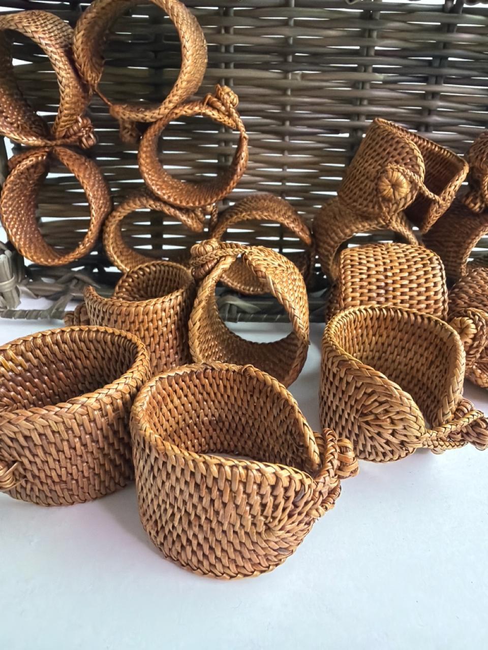 Large Assorted Napkin Rings In Wicker Baskets (LR) #127633 ...