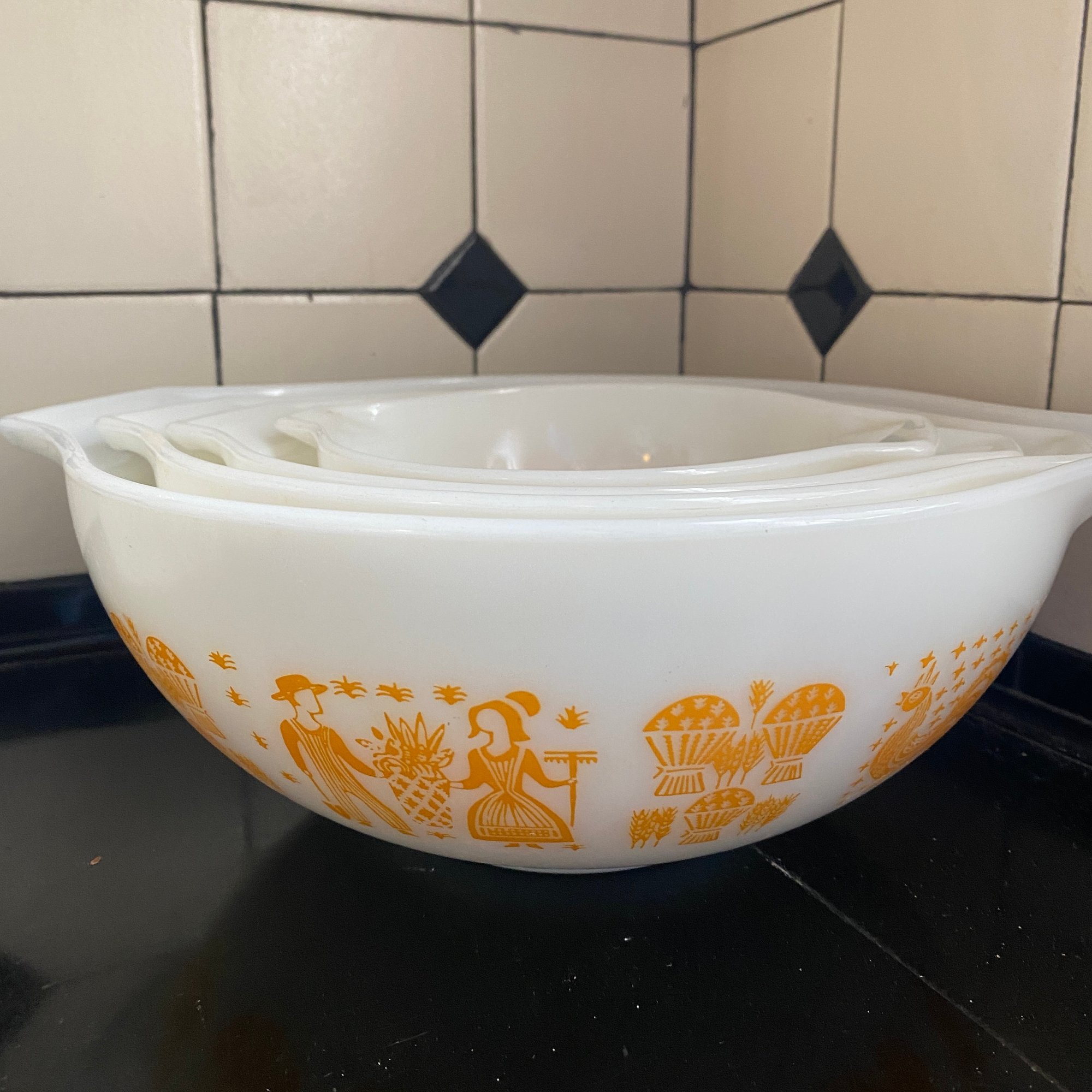 WOW! Set Of Vintage SUPER RARE Pyrex Pumpkin Orange Amish