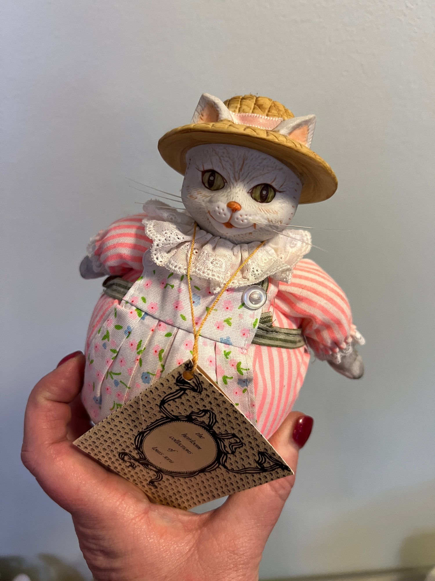 Pair Of Roly-poly Cat Figures (Kitchen) #118536 | Auctionninja.com