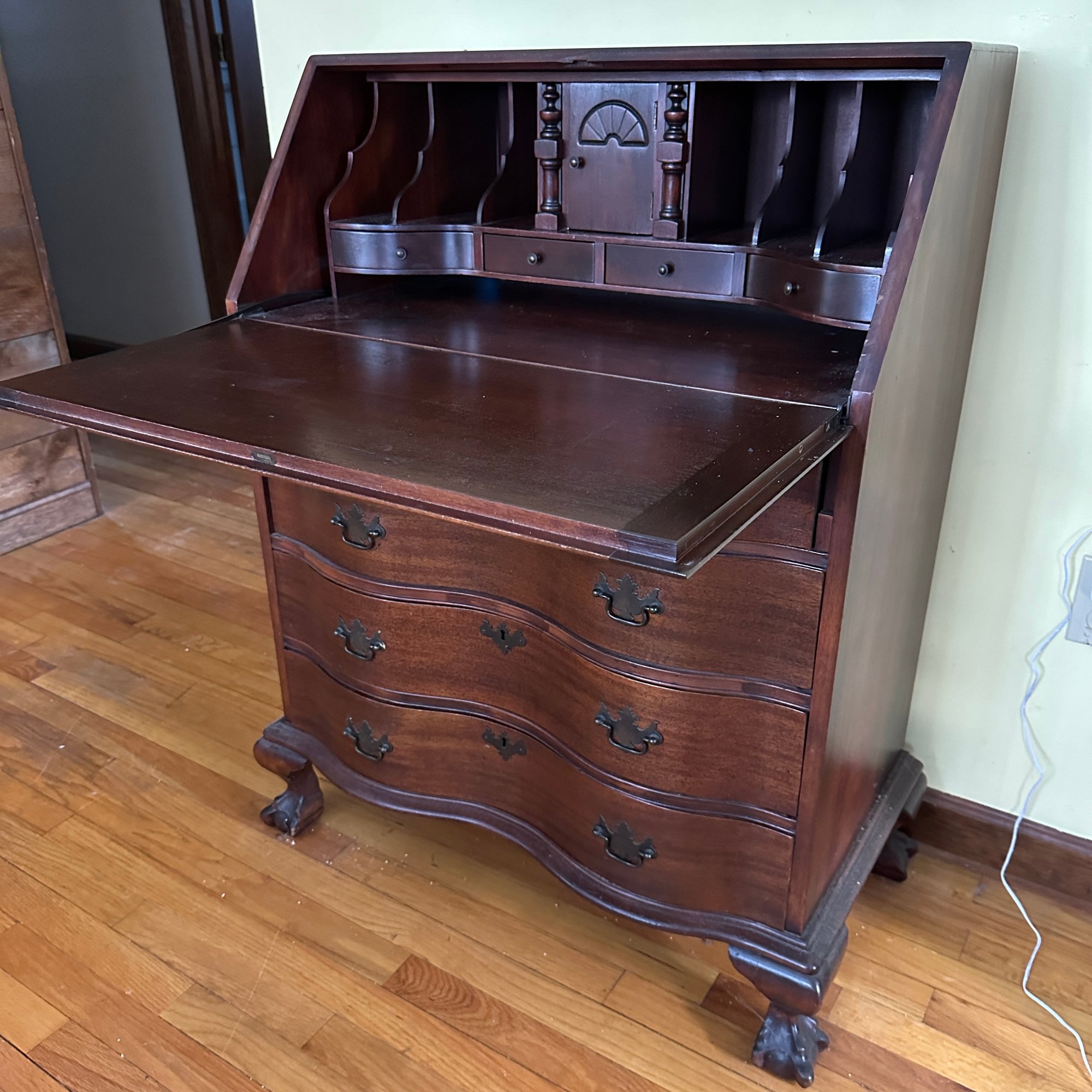 Master Craft Furniture Antique Secretary Desk W/ Curved Front, Ball \u0026 Claw  Feet - Beautiful Piece (Kitchen) #50002 | Auctionninja.com, image size:2000x2000