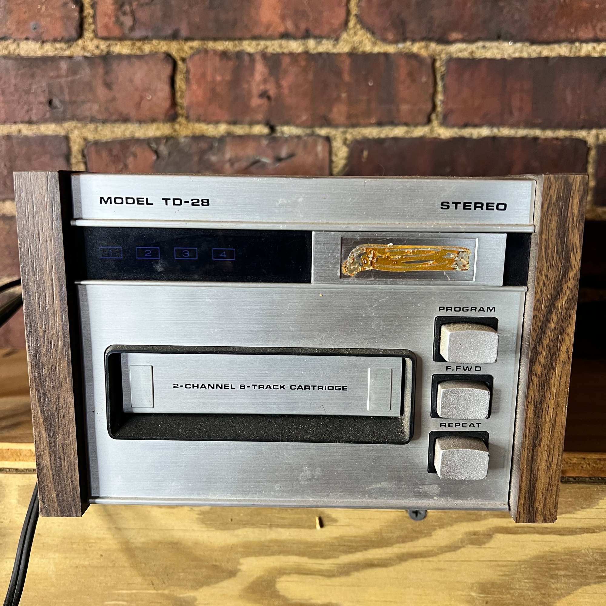 Vintage 8 Track Player (BSMT) #78605 | Auctionninja.com