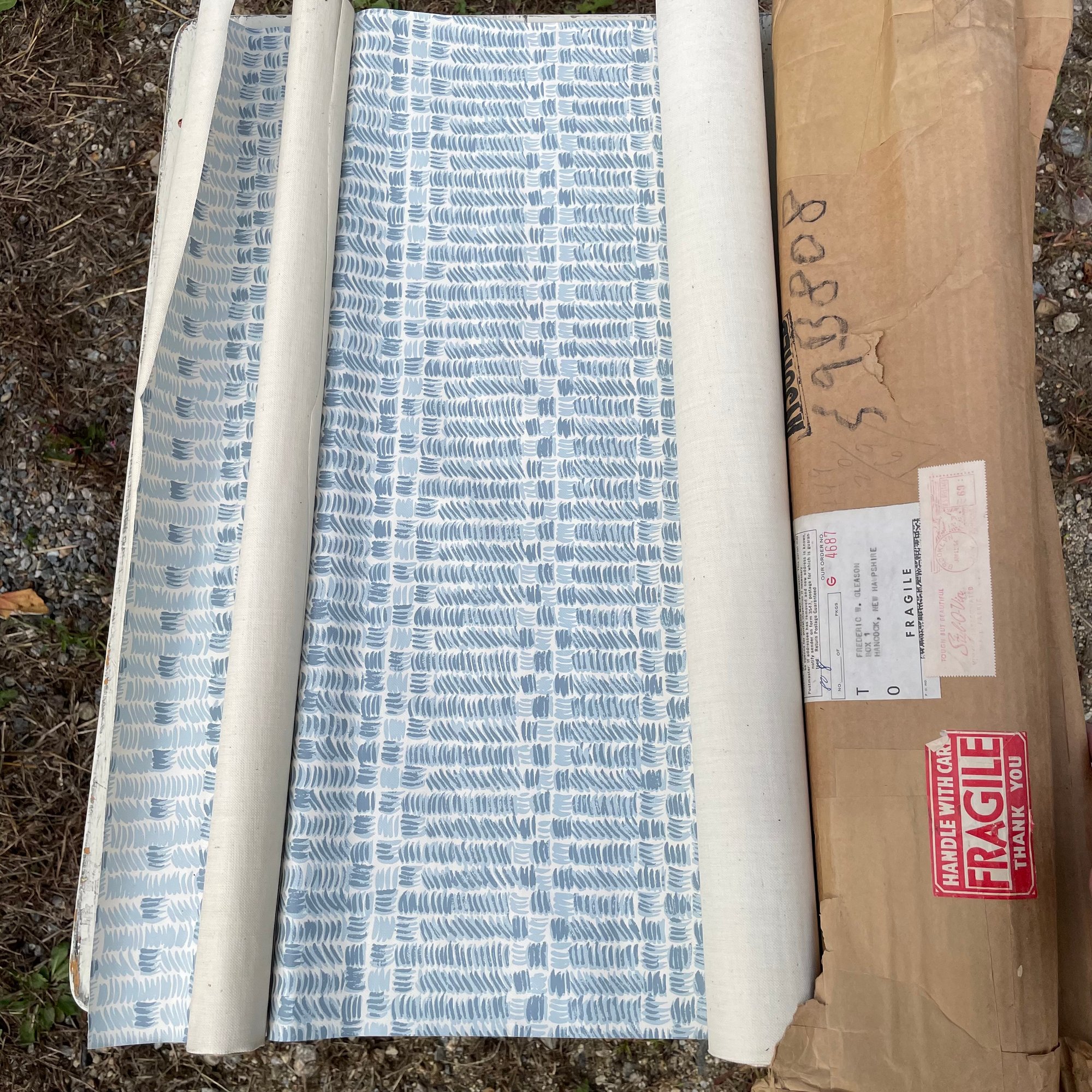 Wall Trends Inc. Vintage Vinyl Wallpaper (shed) 68375