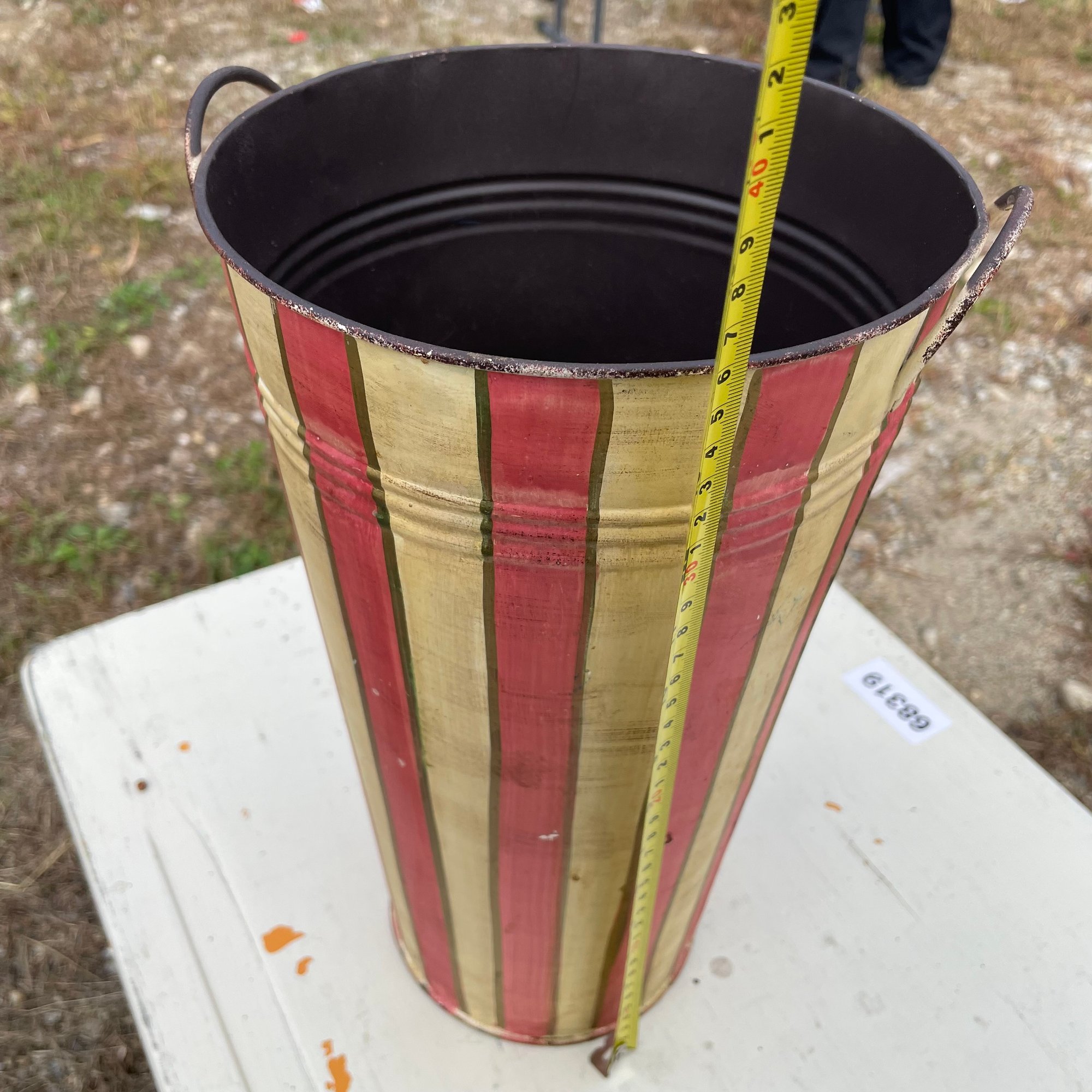 Small Aluminum Bucket/trash Bin (shed) 68376