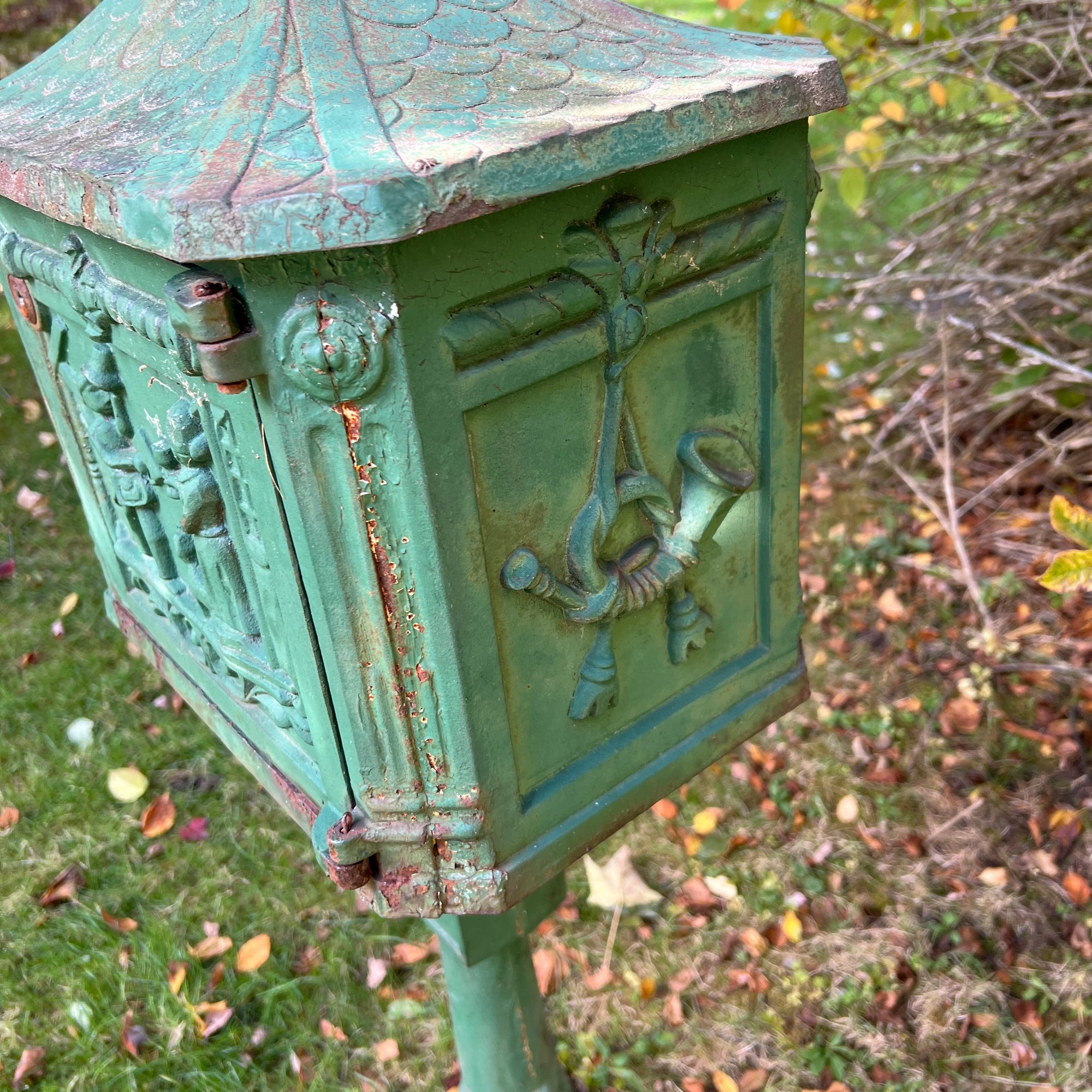 Victorian Style Mailboxes Vintage Victorian Style Cast Iron Pedestal Mailbox (Outside, Back ...