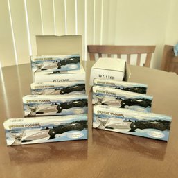 Lot Of 7 Gentle Folder Hunting Knives New! (LR)