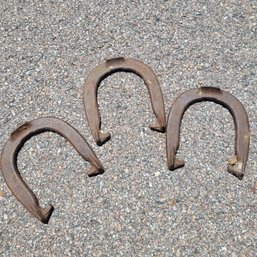 3 Horse Shoes (Garage)
